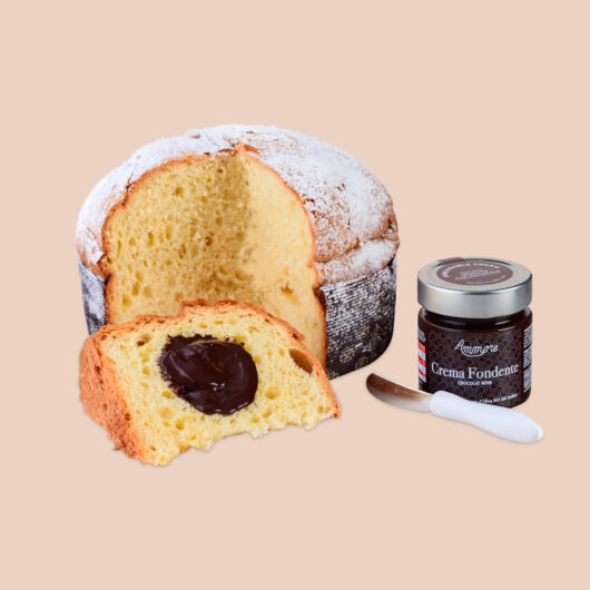 Handwerklich hergestellter <br> Pandorato mit Dunkler Creme Panettone